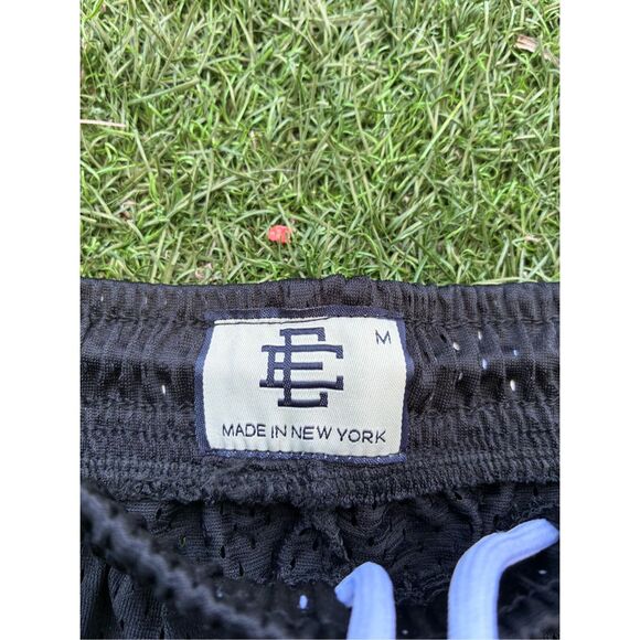 EE Basic Short - Picture 2 of 2